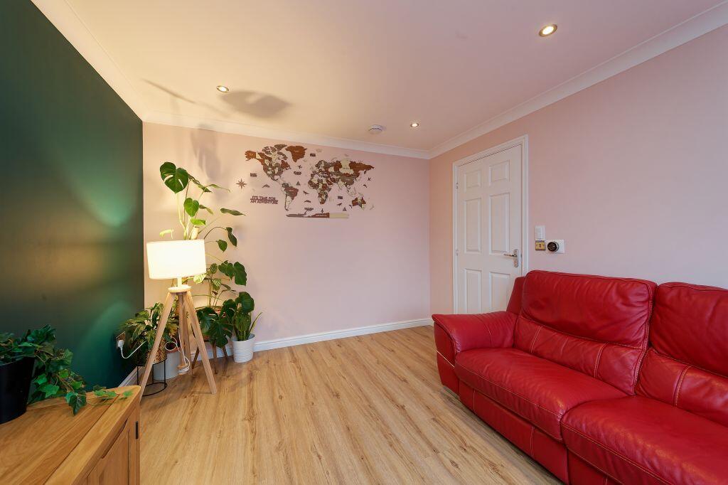 15 Mosshall Drive, Bishopton, PA7 5QL photo 4