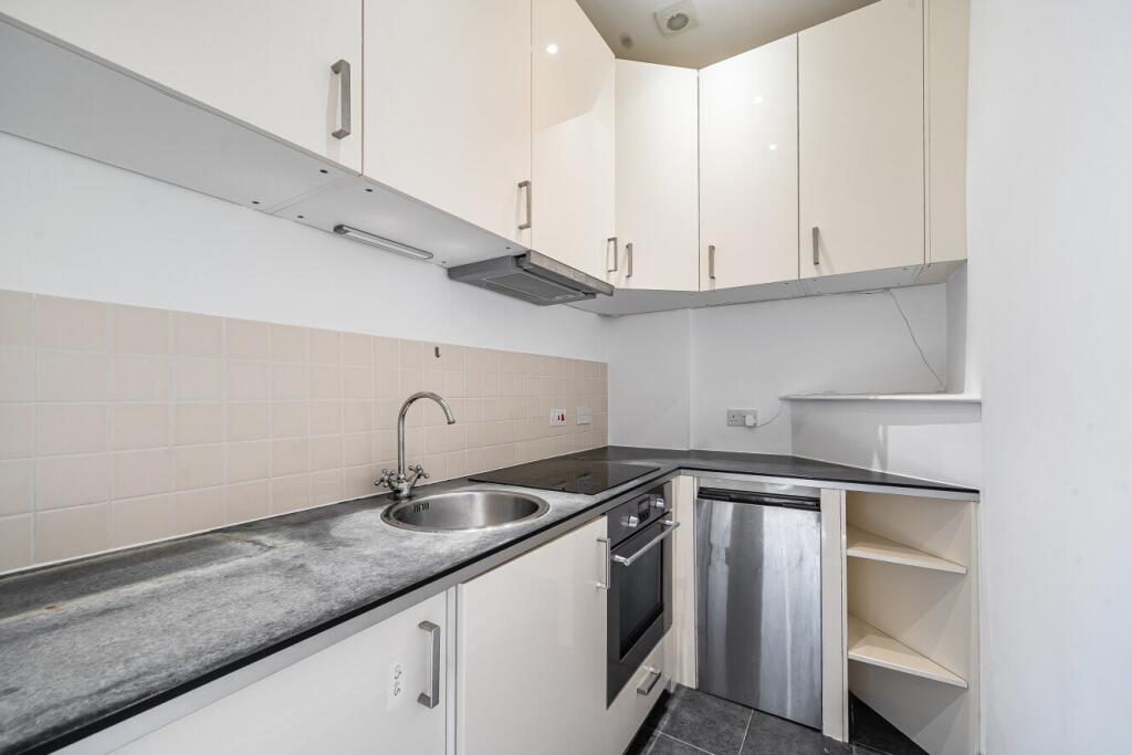 Apartment in London - More