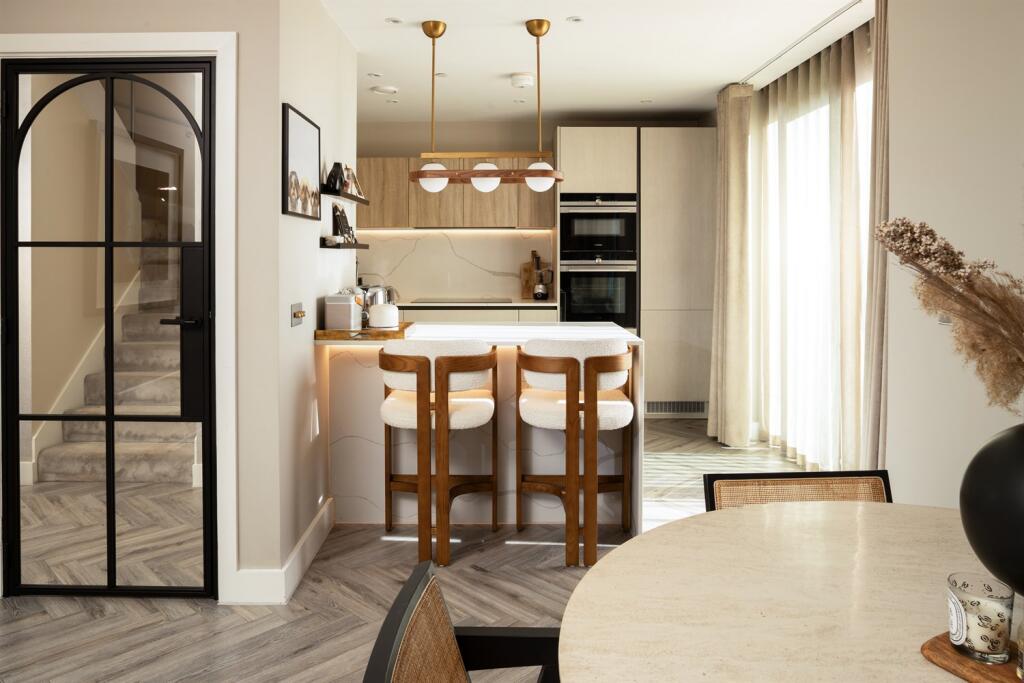 Main image of property: Castle Wharf, M15