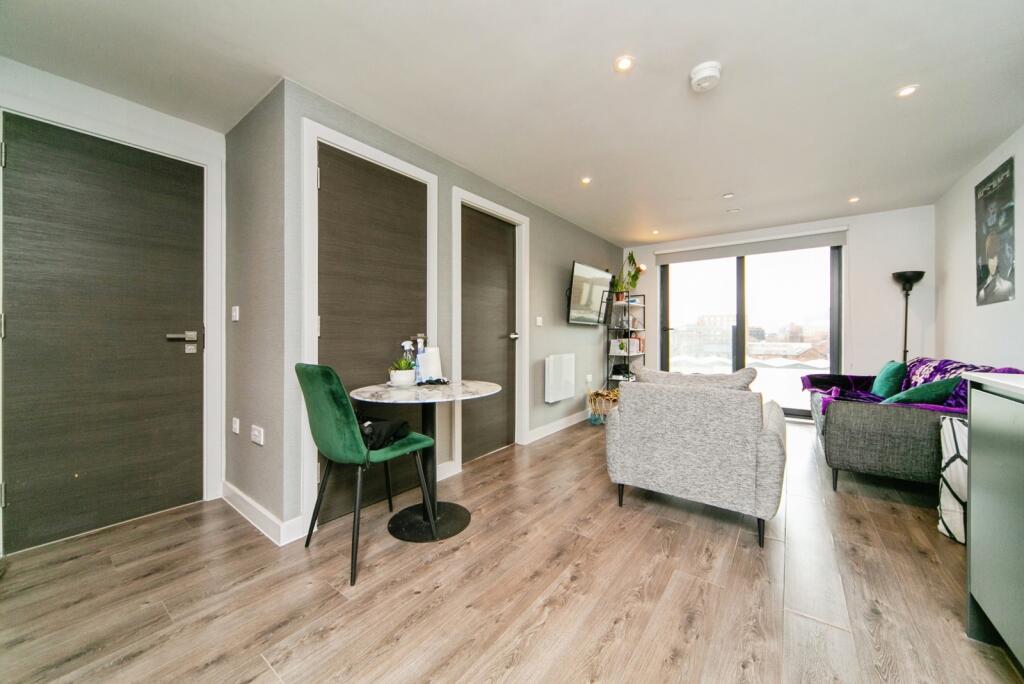 Apartment in Liverpool - View 5