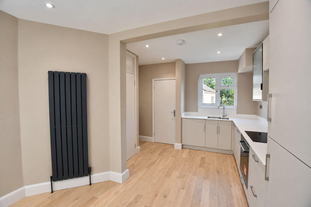 House in South Kesteven, Northfields, Stamford - View 3
