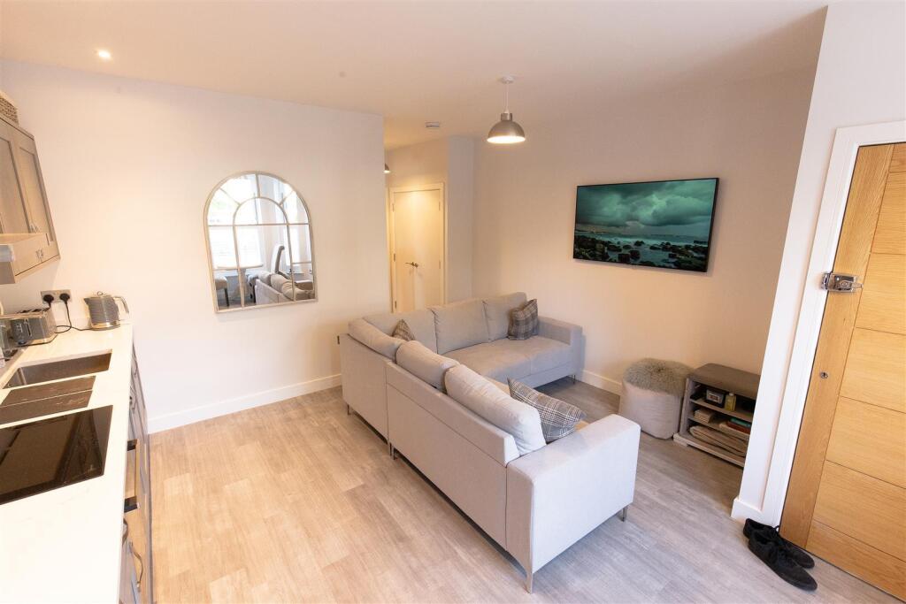 Additional image 4 of The Elms, 14 High Street, Henley-In-Arden