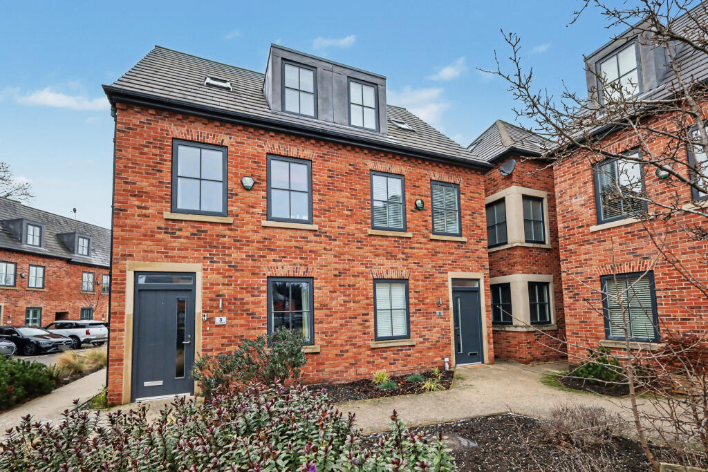 Main image of property: Oak Gardens, Gatley, Cheadle, Cheshire