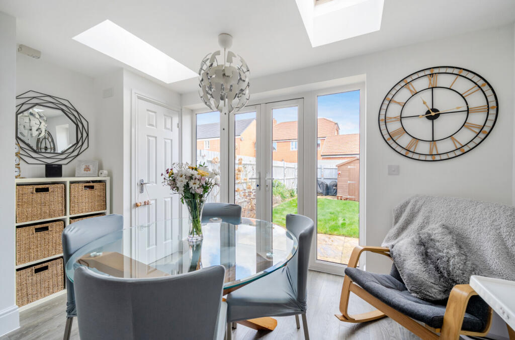 Garrett Drive, Shinfield, Reading, Berkshire, RG2 photo 4