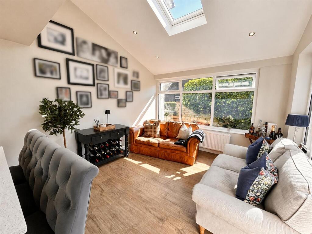 House in Halifax - View 3