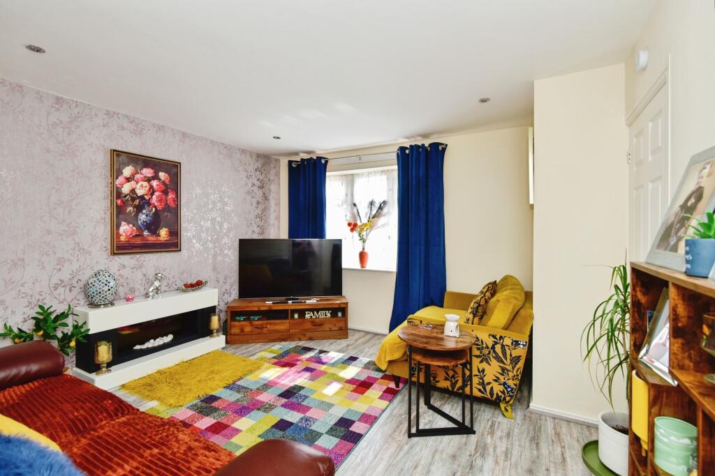 House in Stoke-on-Trent - View 4
