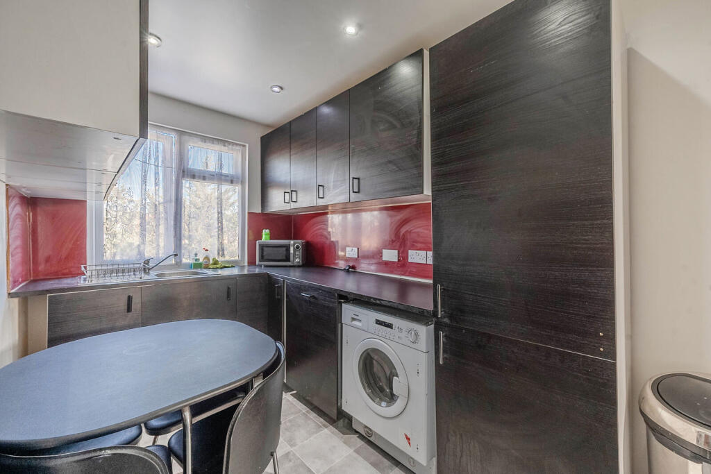 Apartment in Harrow - View 5