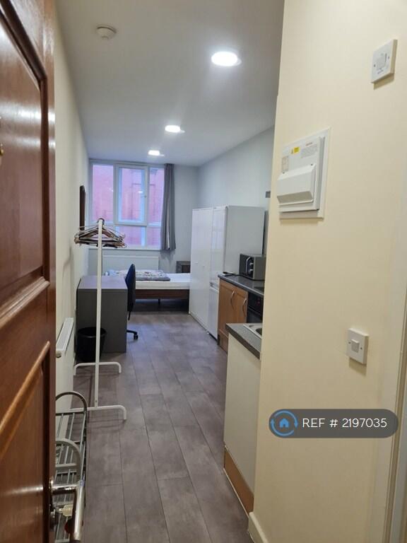 Studio flat for rent