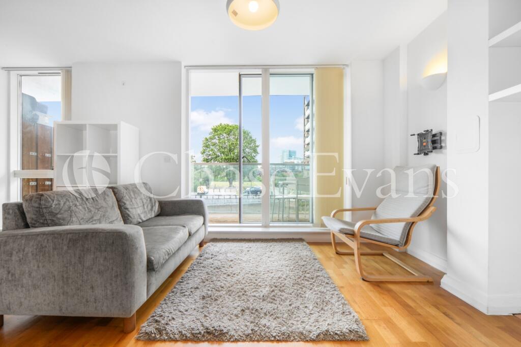 Apartment in London, Thomas Road Industrial Estate, Poplar - View 3