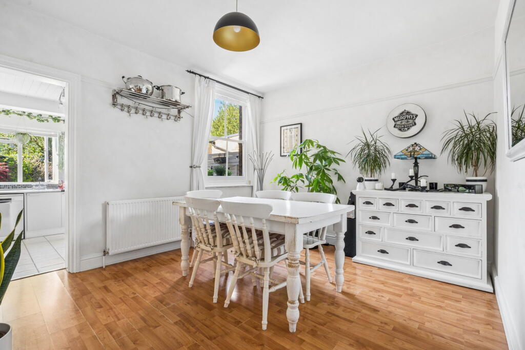 House in Three Rivers, The Cedars Estate, Batchworth - View 4