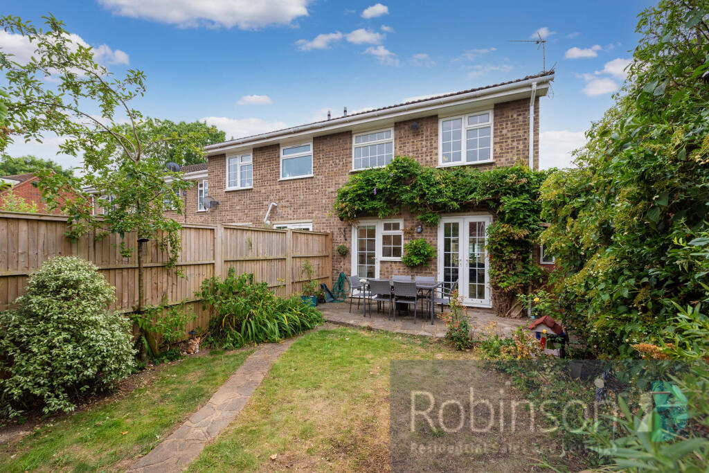 Lyneham Gardens, Maidenhead, Berkshire photo 3