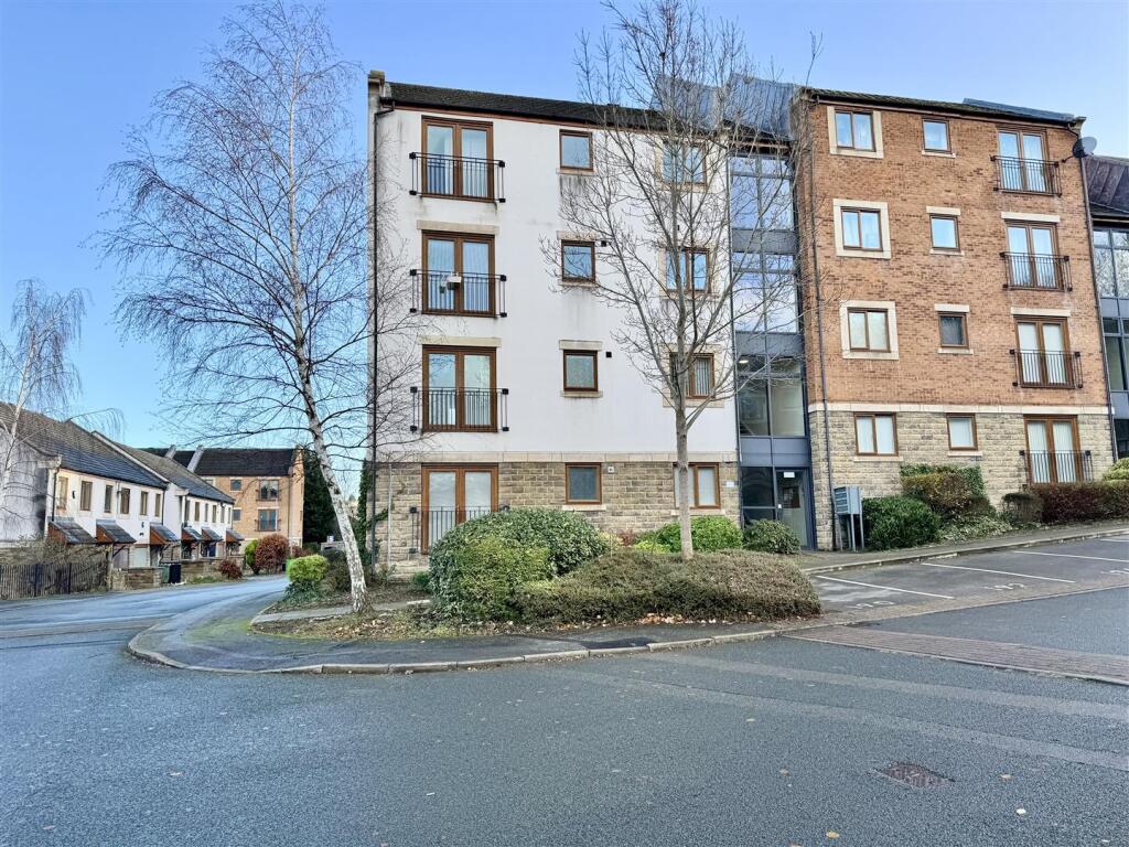Main image of property: Greenlea Court, Huddersfield, HD5 8QB