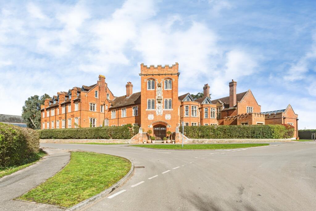 Abbey Gardens, Reading, RG7