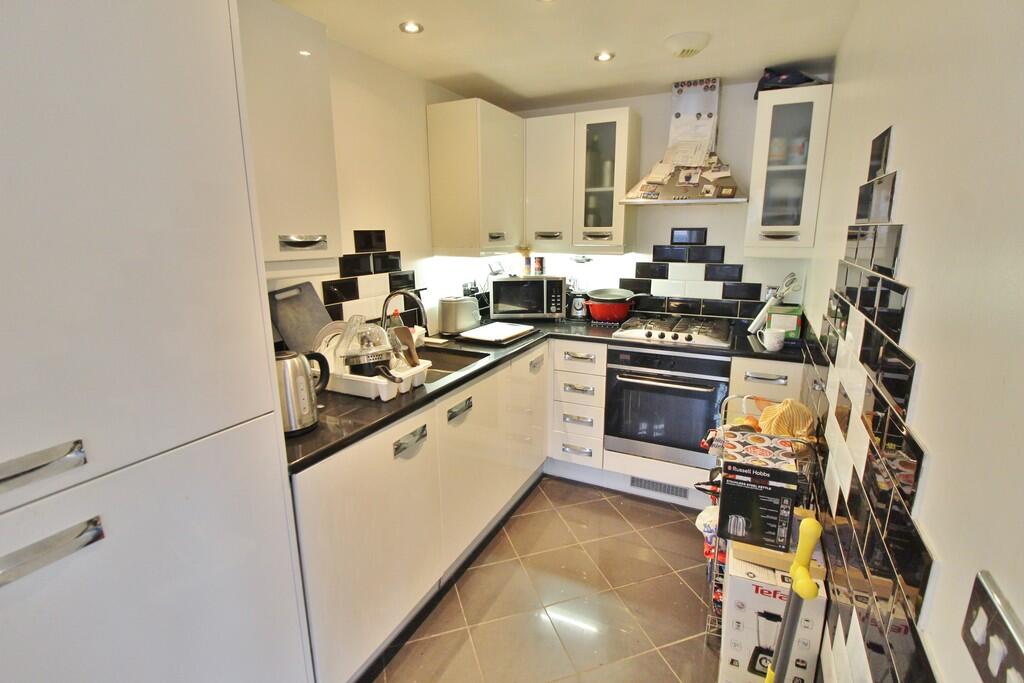 Apartment in Portsmouth - View 3