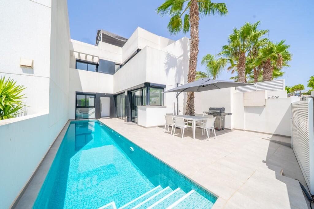 Main image of property: La Marina, Alicante, Valencia