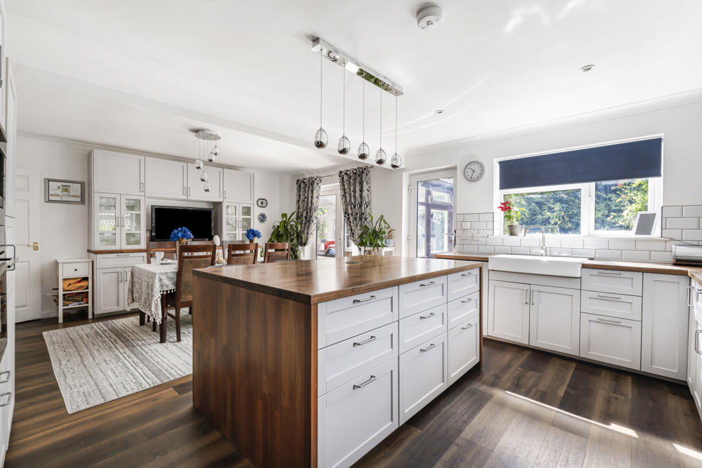 House in East Hampshire, Four Marks - View 4