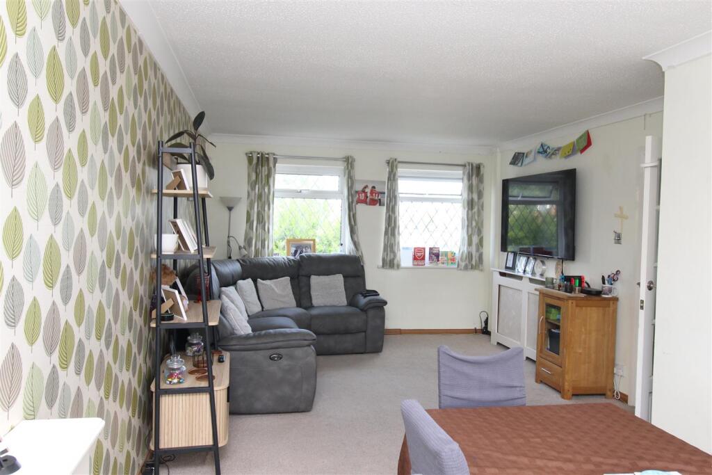 Strangford Place, Herne Bay photo 4