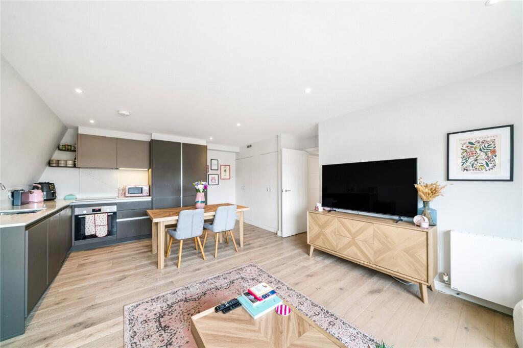Apartment in London - View 5