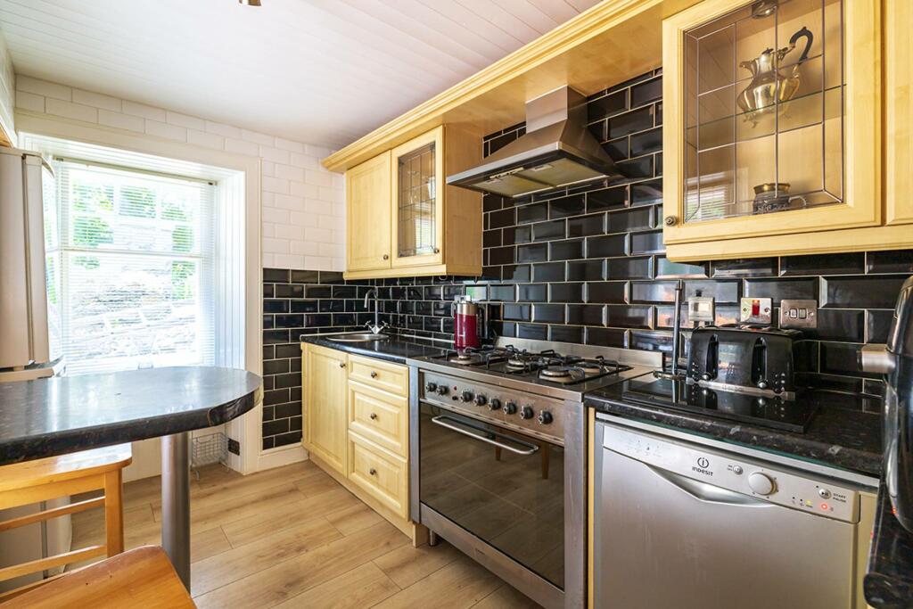 Tollgate, Crieff, St Fillans, PH6 2NQ photo 2