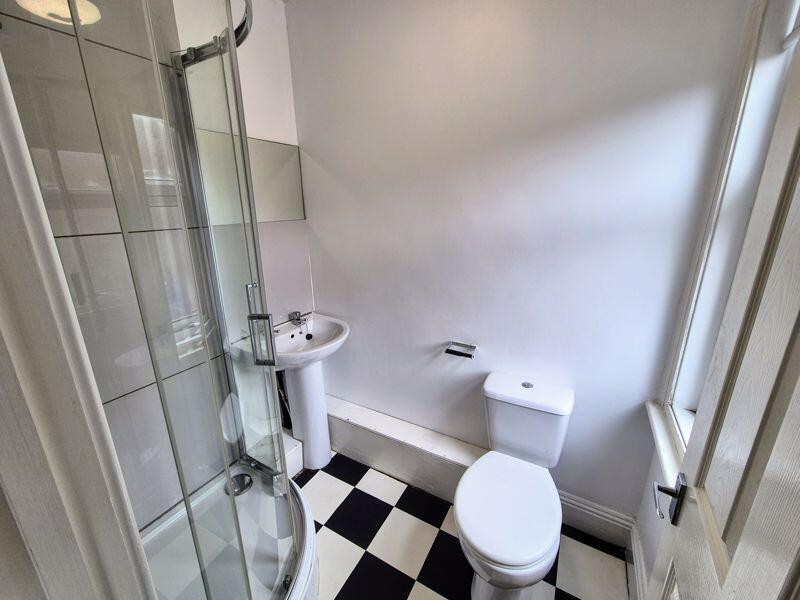 House in Leeds, West Yorkshire - View 4