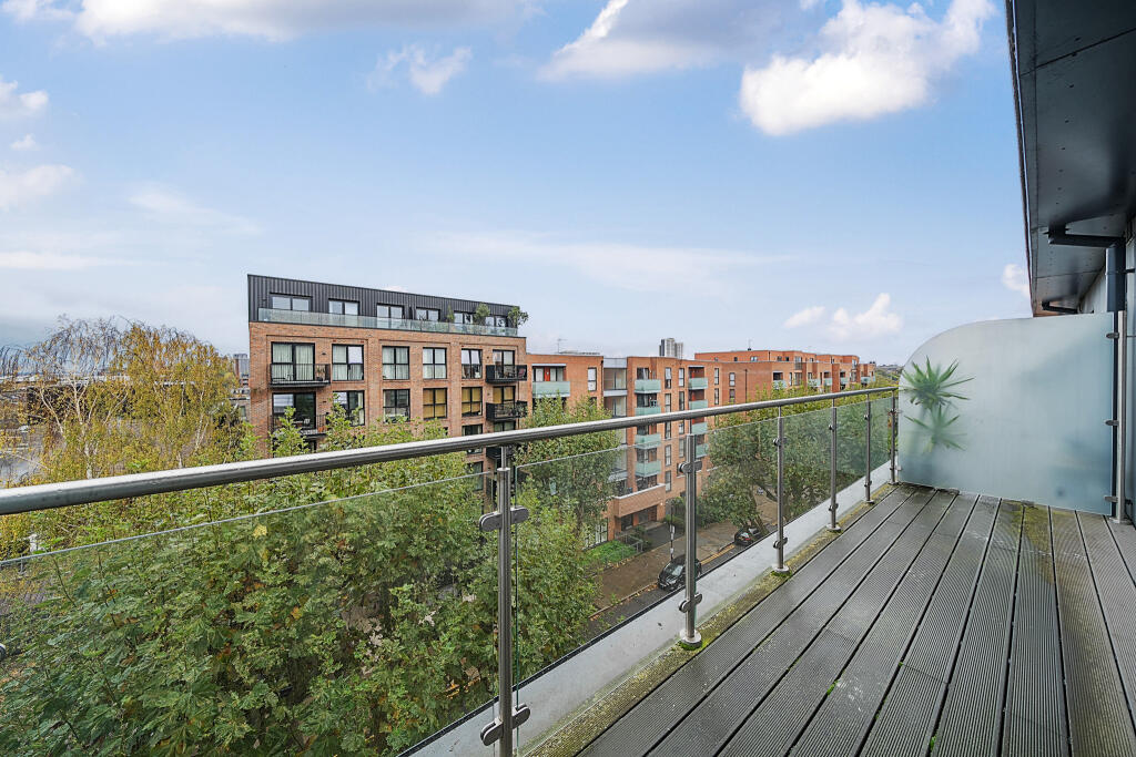Apartment in London - View 5