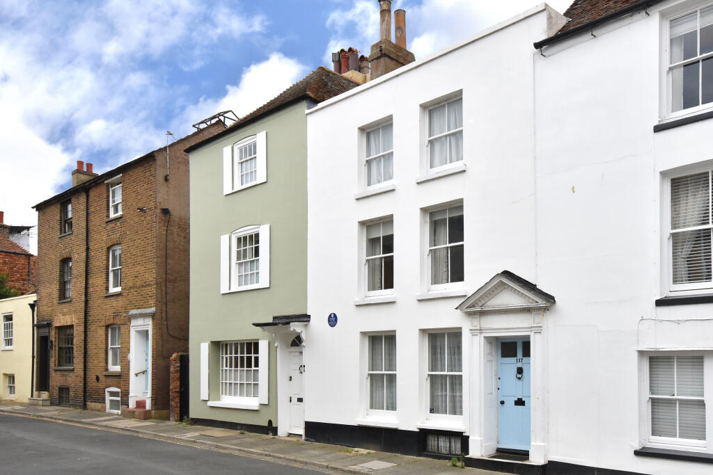 Main image of property: Middle Street