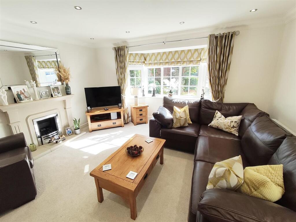 House in South Holland, Crowland - View 4