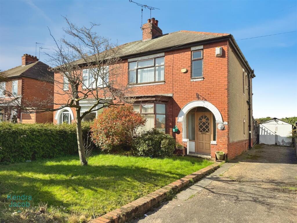 3-bed semi-detached on Netherton Road, Worksop, £120,000