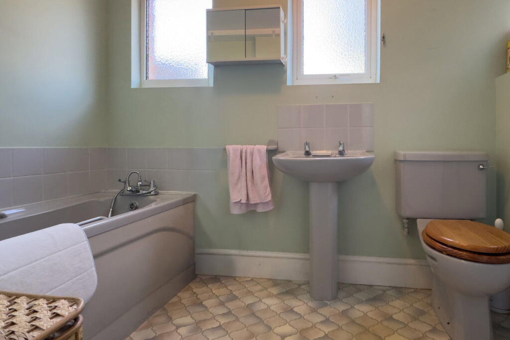 House in Southampton - View 4