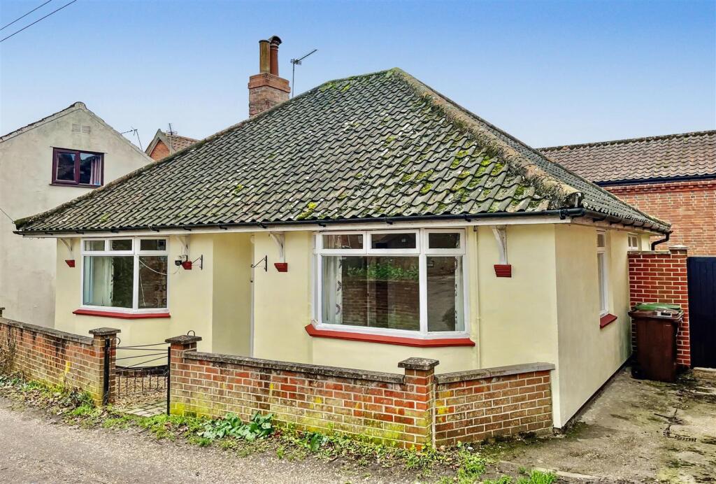 Main image of property: CENTRE OF HARLESTON