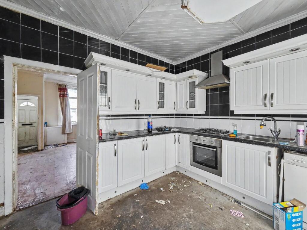 House in Rochdale, Newbold Brow - View 5