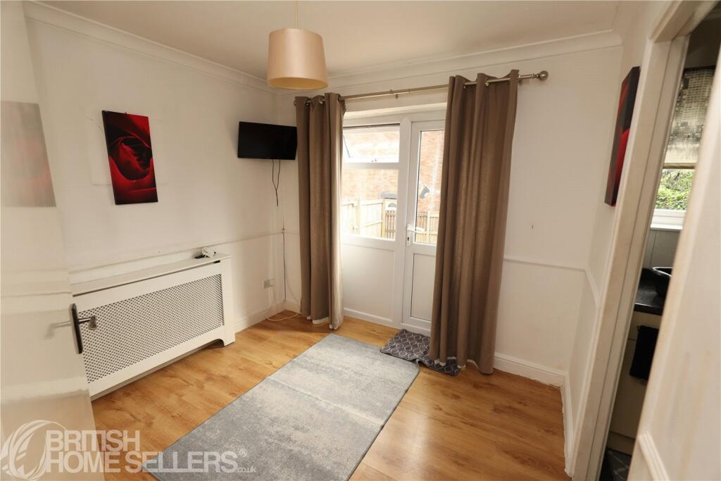 House in Newport - View 3