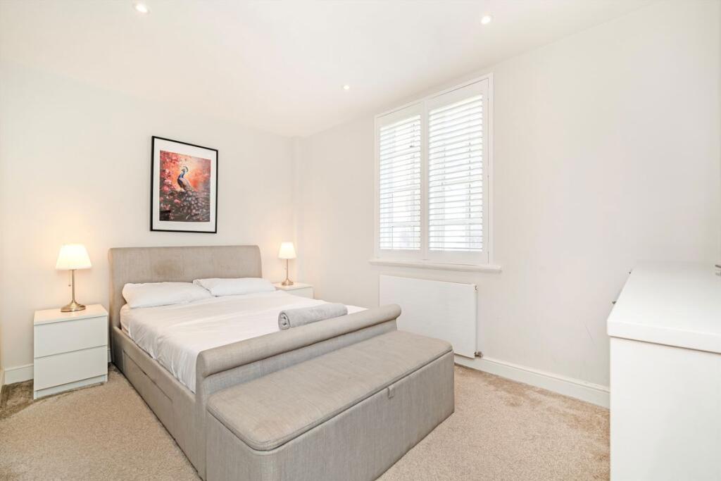 Apartment in London - More