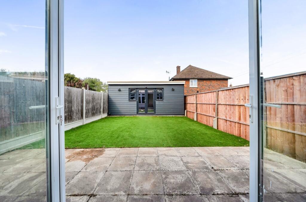 House in Thurrock, Essex - View 3