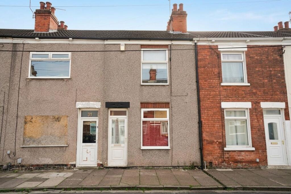 2-bed terraced on Haycroft Street, Grimsby, DN31, £57,000