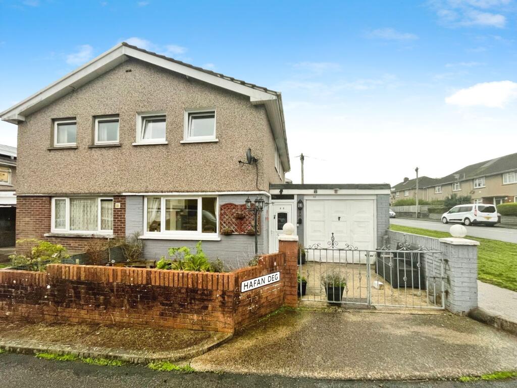 Main image of property: Hafan Deg, Pencoed, CF35