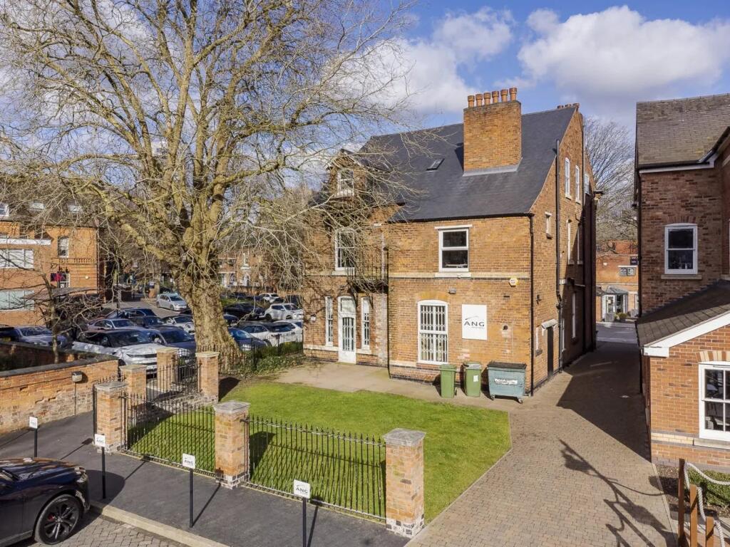9 Greenfield Crescent