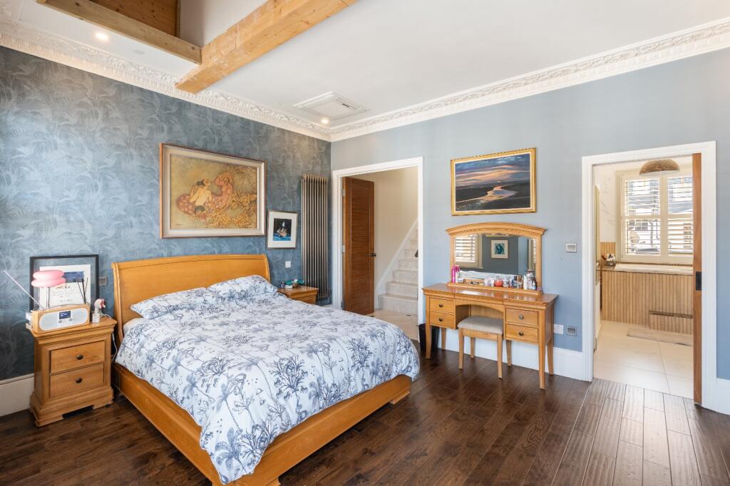 House in London - View 5