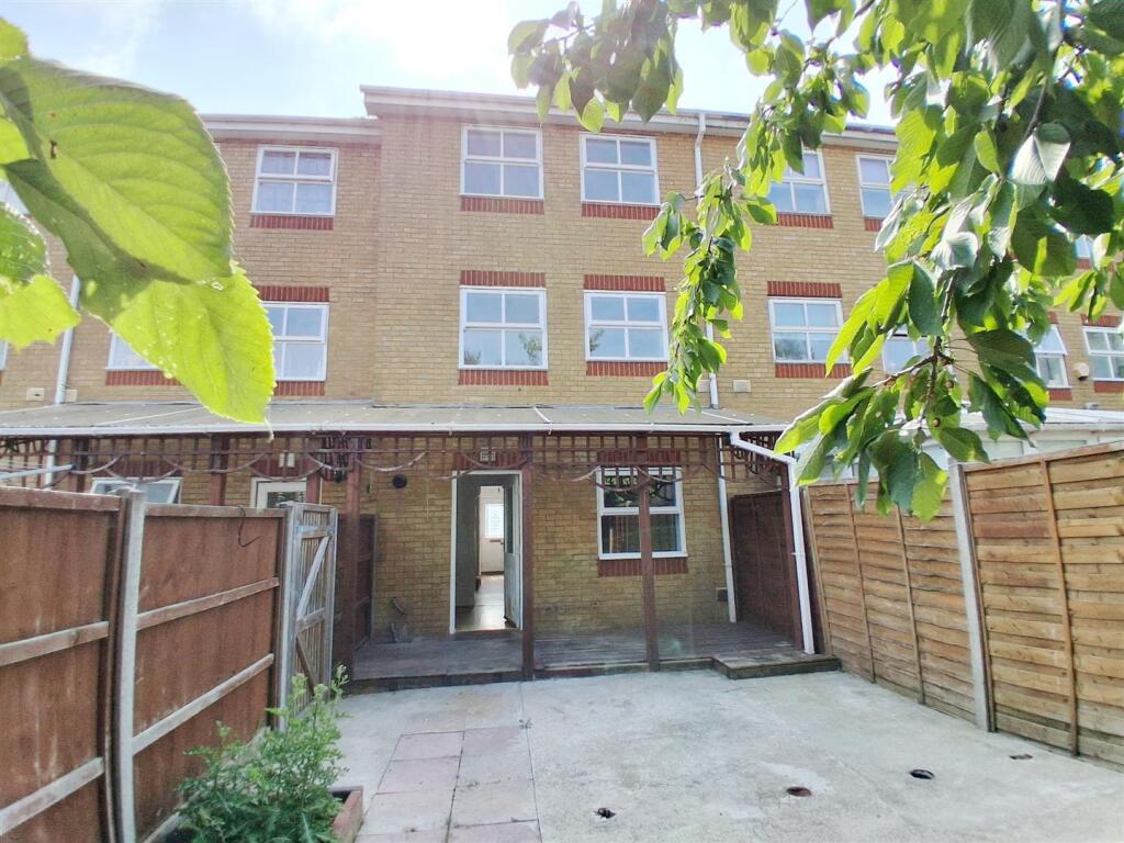 House in London - View 3