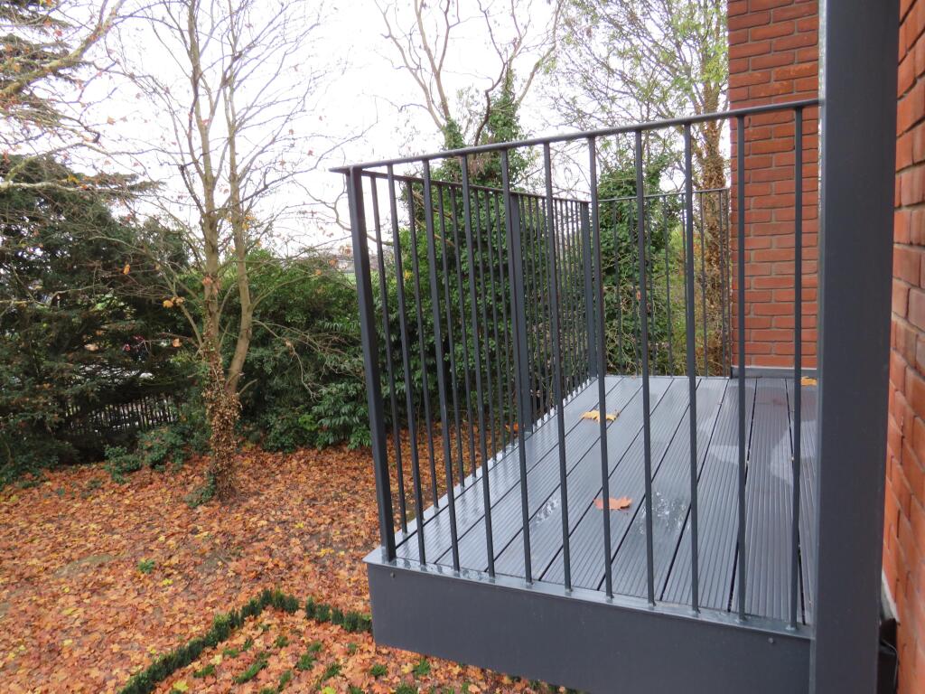 Apartment in Slough - View 3