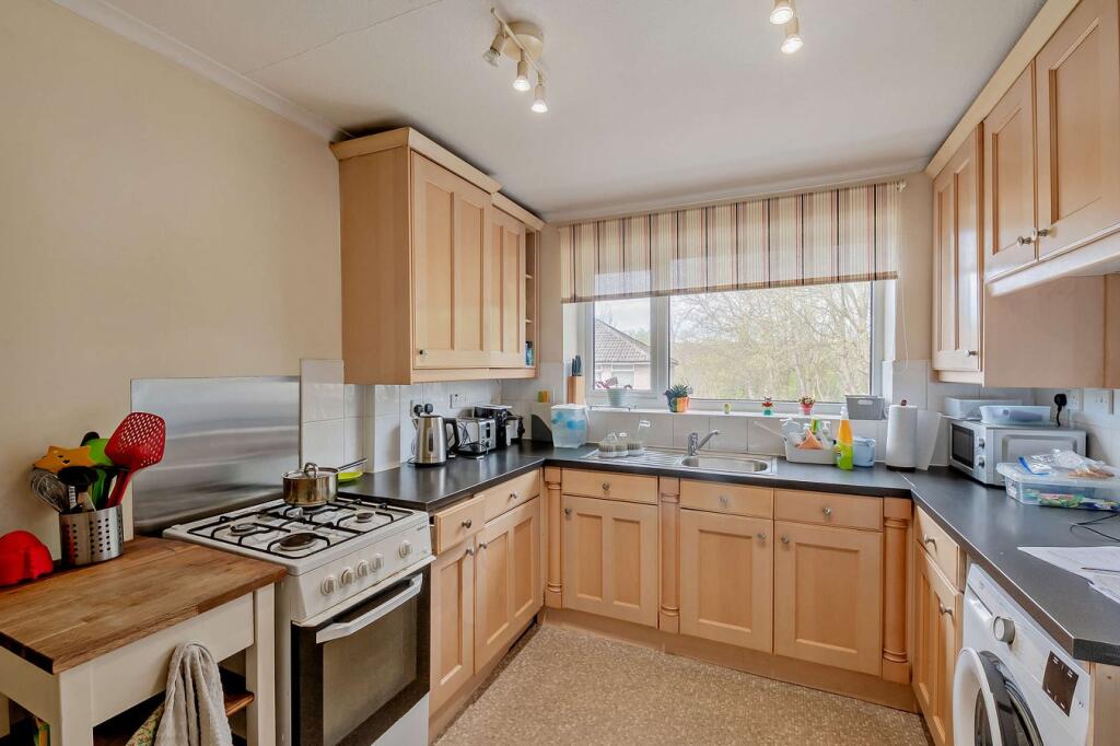 Park Drive Road, Keighley, BD21 - More