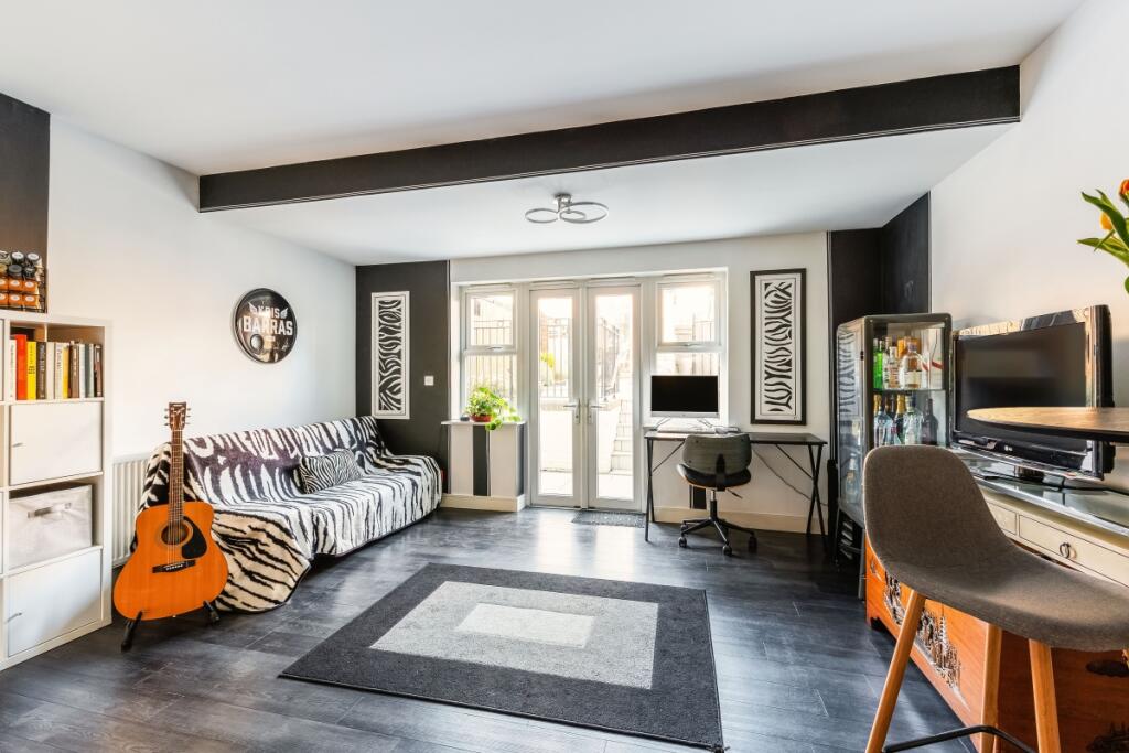 House in Horsham, North Horsham - View 4
