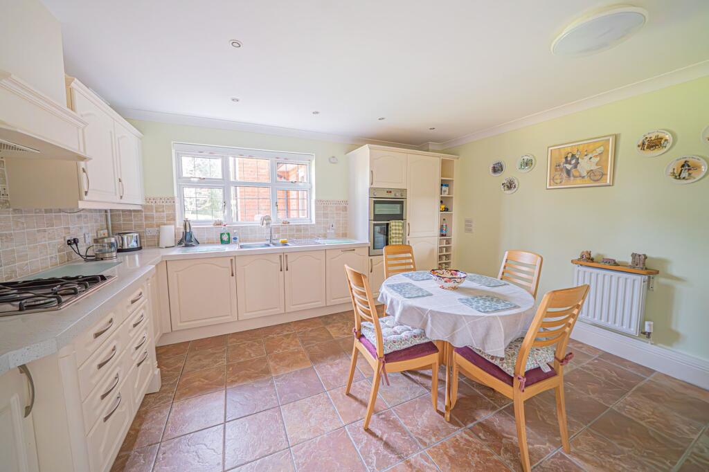 Station Road, Knowle, B93 photo 4