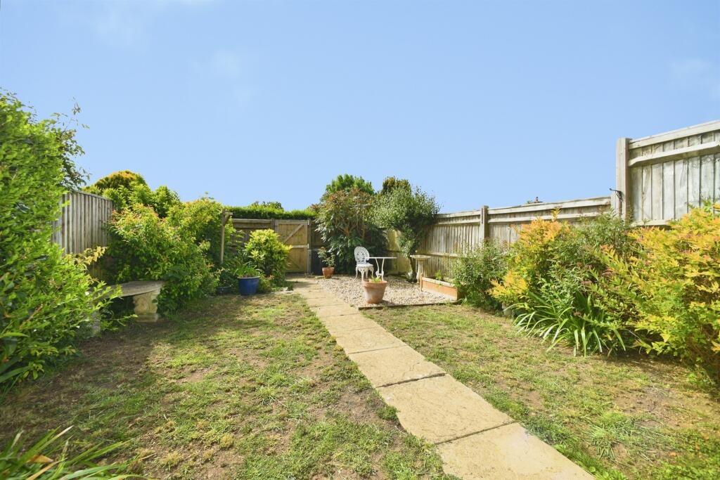 Burnes Vale, Rottingdean, Brighton photo 4
