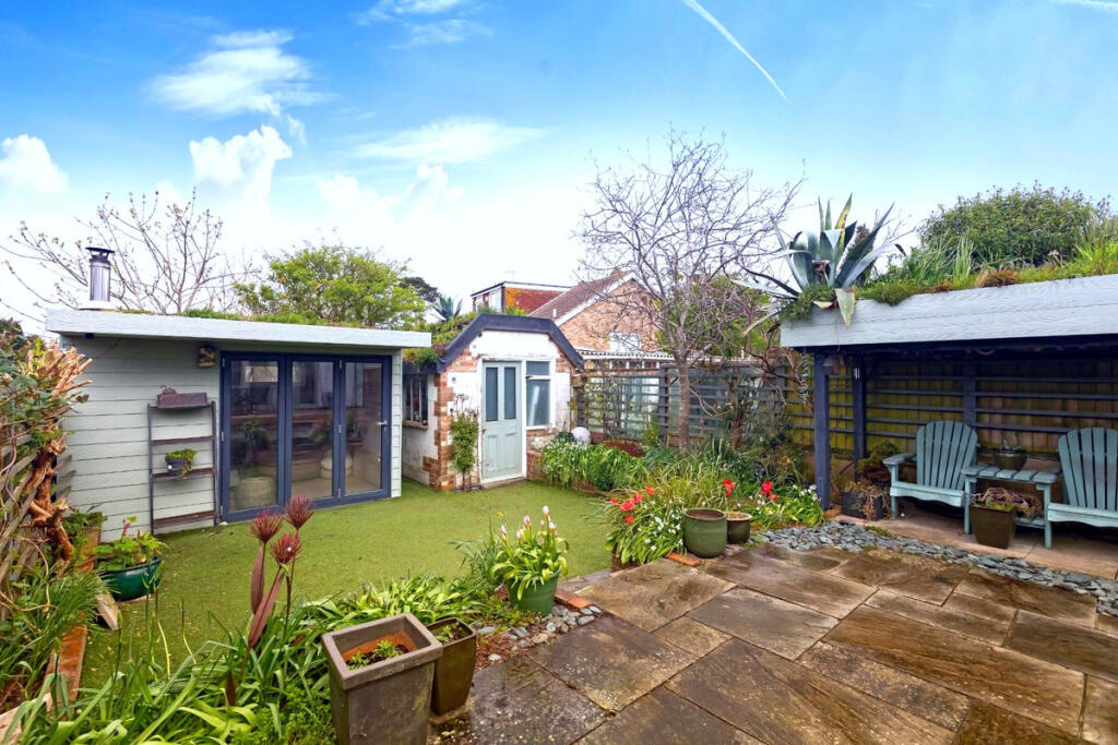 Victoria Road, Shoreham-by-Sea, BN43 - View 3