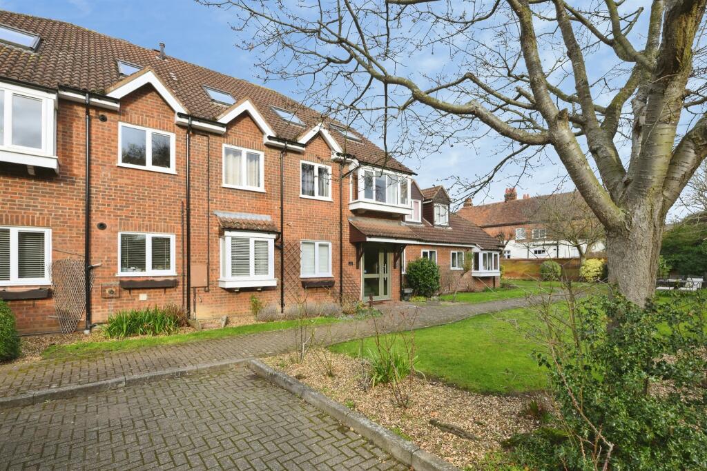 Main image of property: Yewlands, HODDESDON