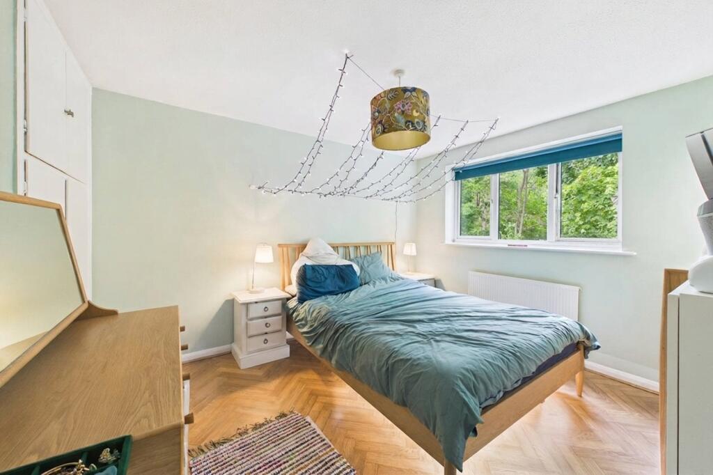 House in Finchampstead - More