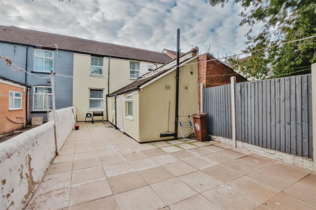 House in Wolverhampton, West Midlands - View 4