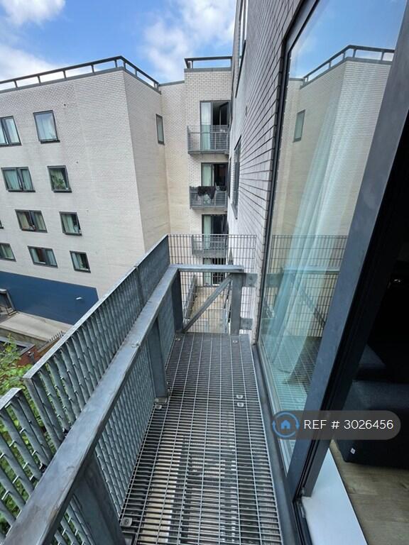 Apartment in Manchester, Central Retail District, City Centre - View 3