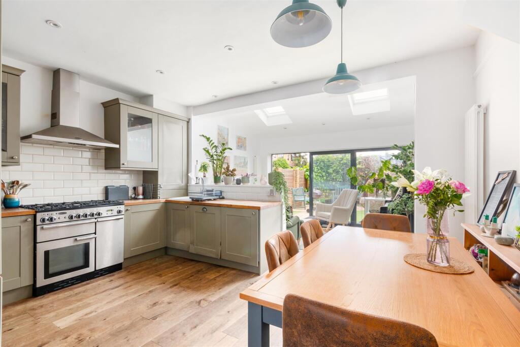 Tennyson Road, Wimbledon photo 2